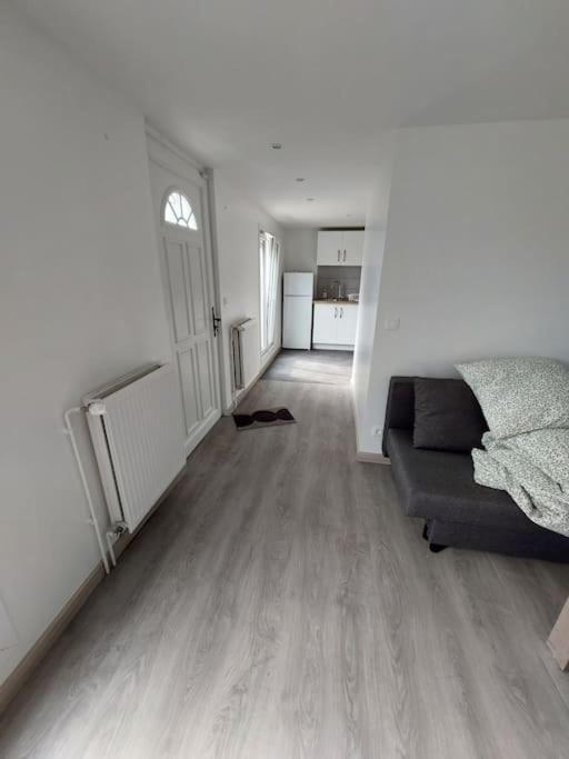 Appartement Independant A เลอบล็องเมนิล ภายนอก รูปภาพ
